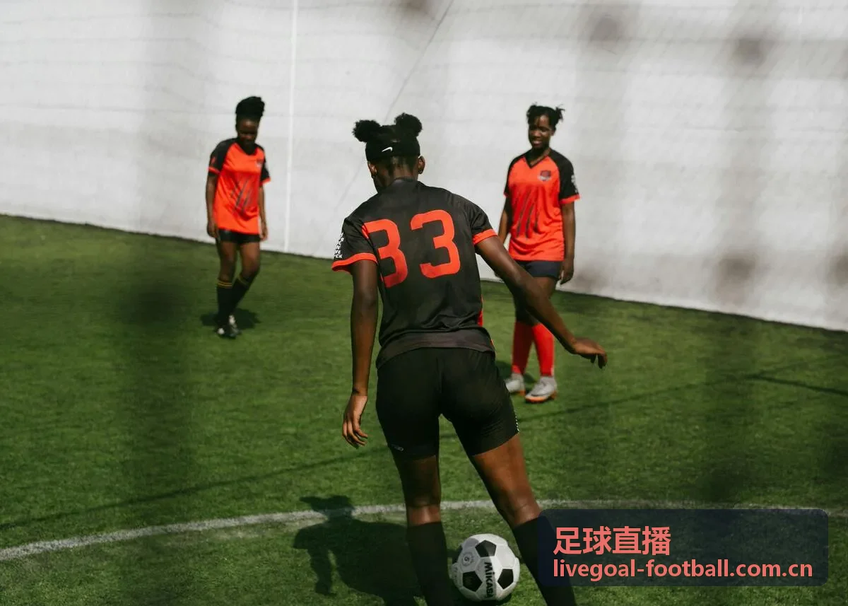 足球直播英超双红会赛前分析与赛程看点